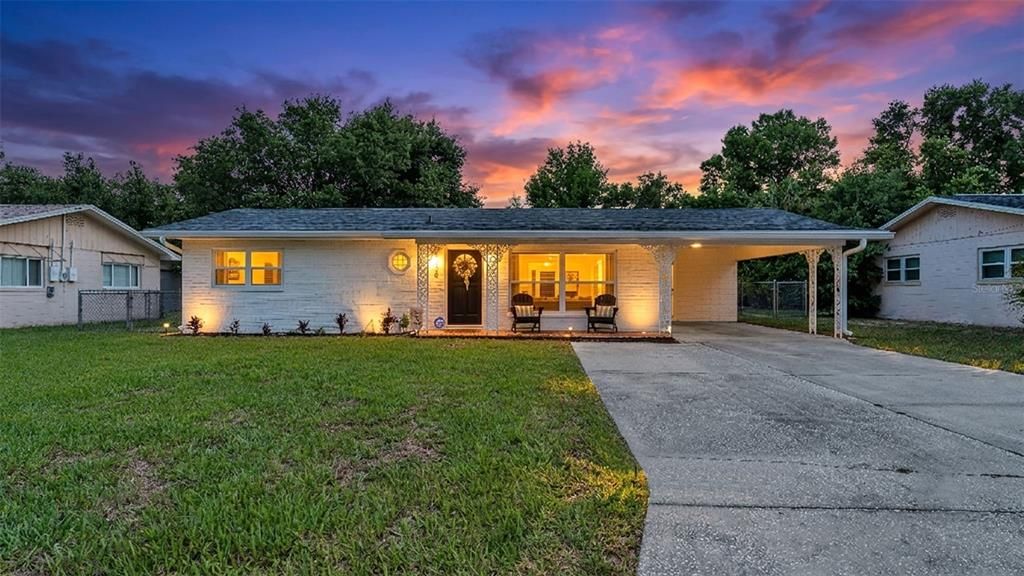 For Sale: $295,000 (2 beds, 2 baths, 1135 Square Feet)