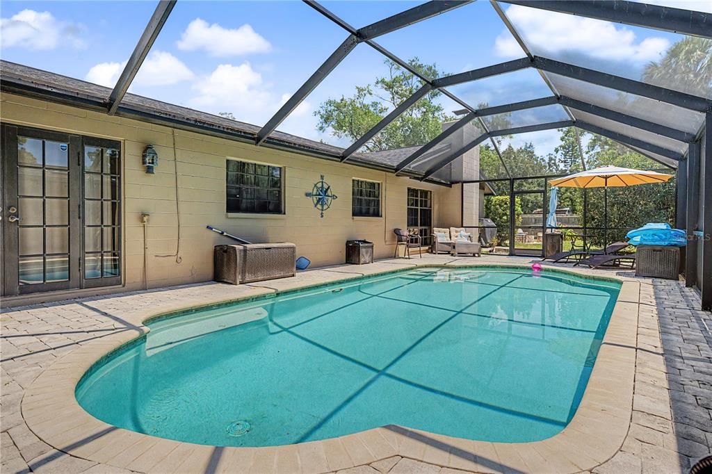 For Sale: $539,000 (4 beds, 2 baths, 1719 Square Feet)
