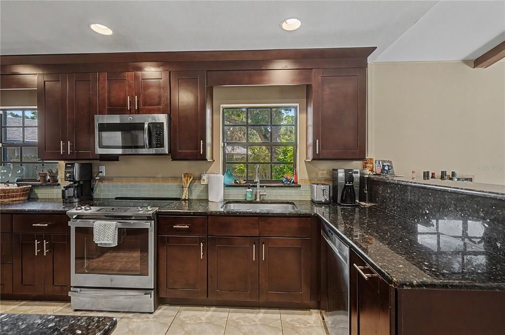 For Sale: $539,000 (4 beds, 2 baths, 1719 Square Feet)