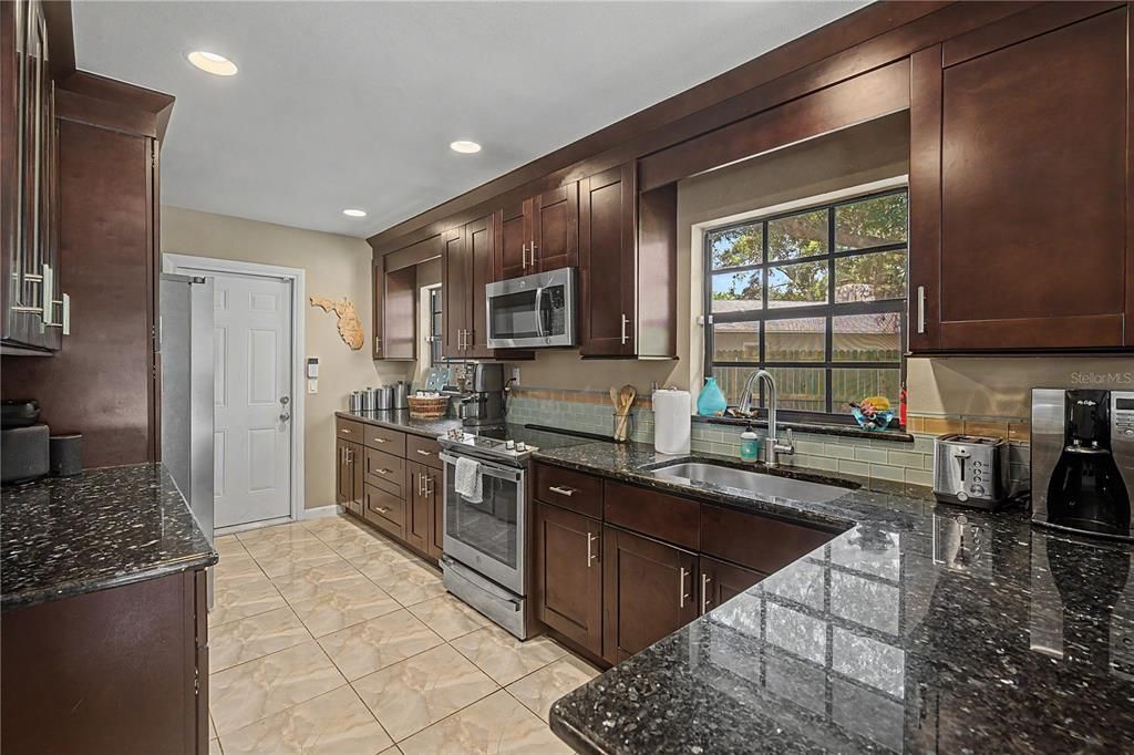 For Sale: $539,000 (4 beds, 2 baths, 1719 Square Feet)