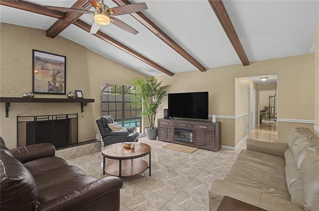 For Sale: $539,000 (4 beds, 2 baths, 1719 Square Feet)