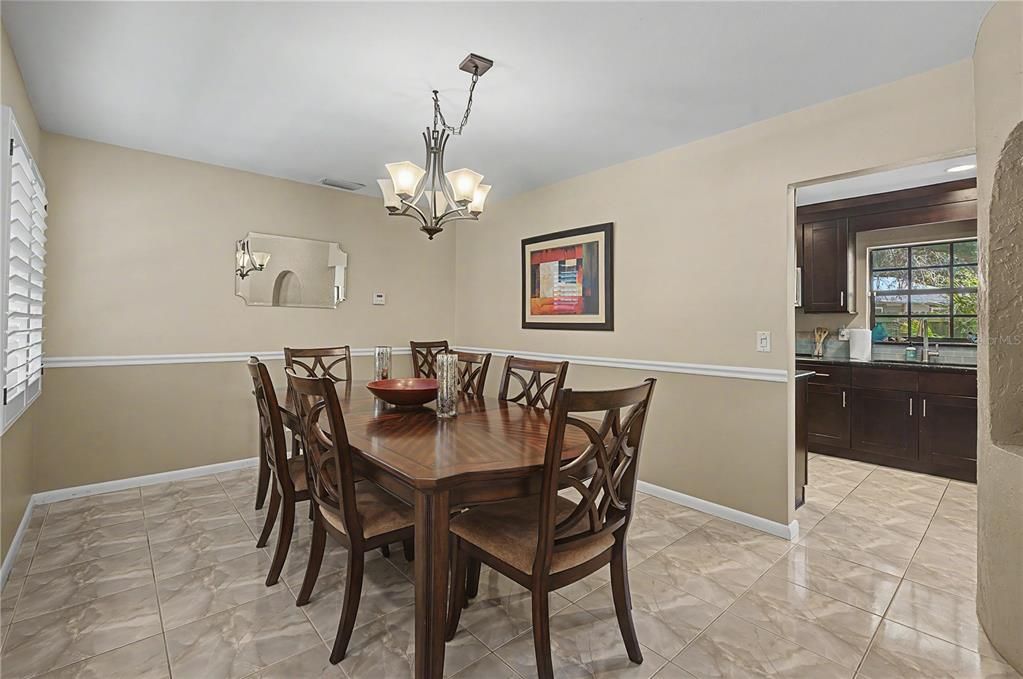For Sale: $539,000 (4 beds, 2 baths, 1719 Square Feet)
