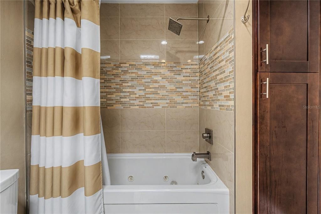 For Sale: $539,000 (4 beds, 2 baths, 1719 Square Feet)