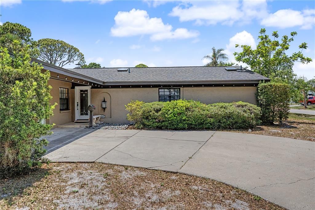 For Sale: $539,000 (4 beds, 2 baths, 1719 Square Feet)