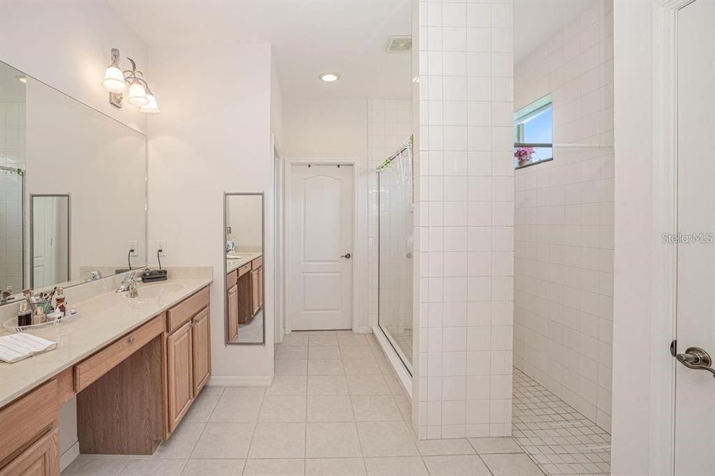 En Venta: $317,700 (3 camas, 2 baños, 2025 Pies cuadrados)