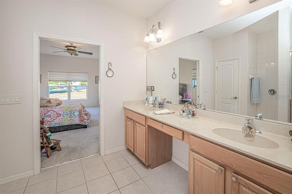 En Venta: $317,700 (3 camas, 2 baños, 2025 Pies cuadrados)
