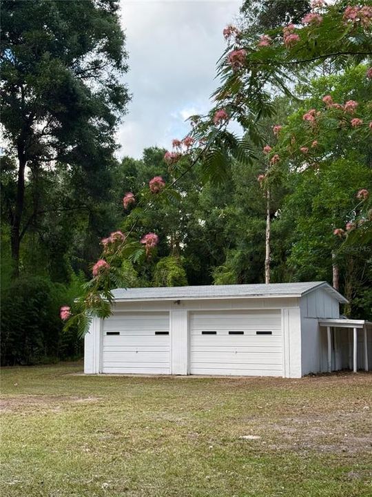 For Sale: $279,900 (4 beds, 3 baths, 1344 Square Feet)