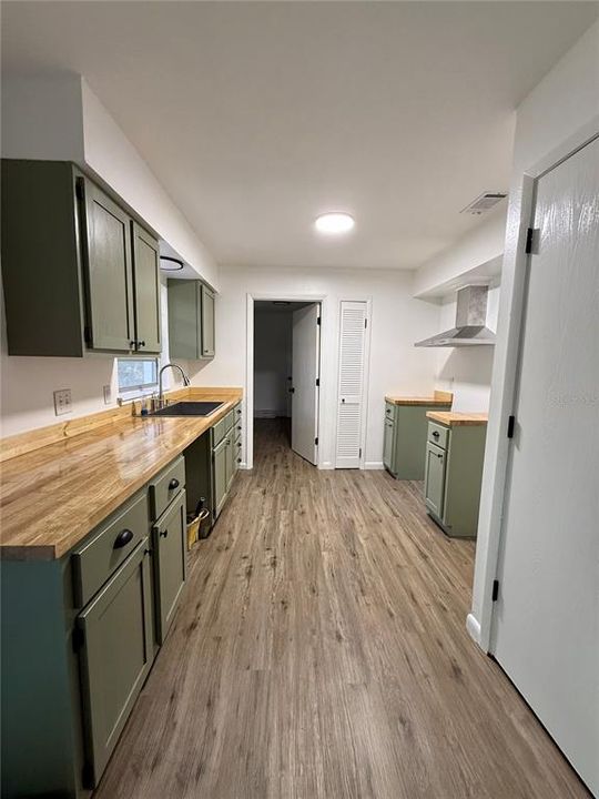 For Sale: $279,900 (4 beds, 3 baths, 1344 Square Feet)