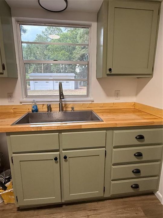 For Sale: $279,900 (4 beds, 3 baths, 1344 Square Feet)