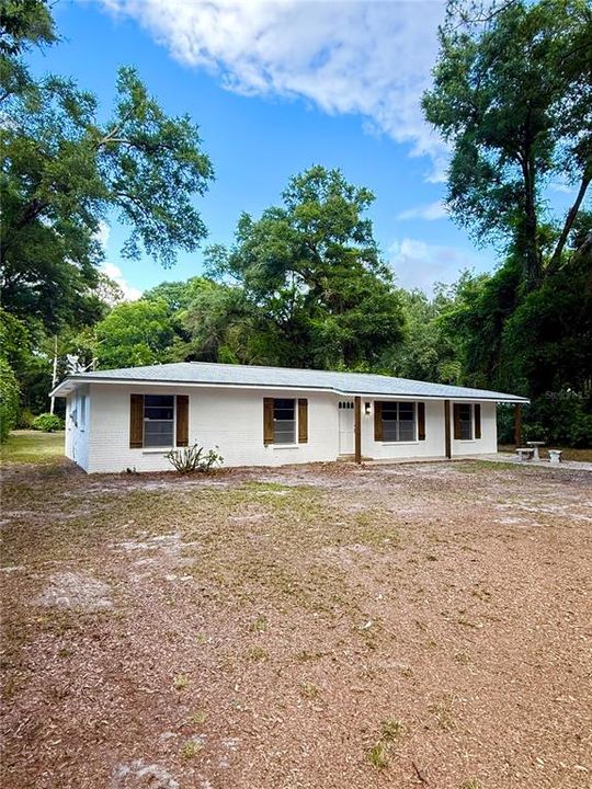 For Sale: $279,900 (4 beds, 3 baths, 1344 Square Feet)