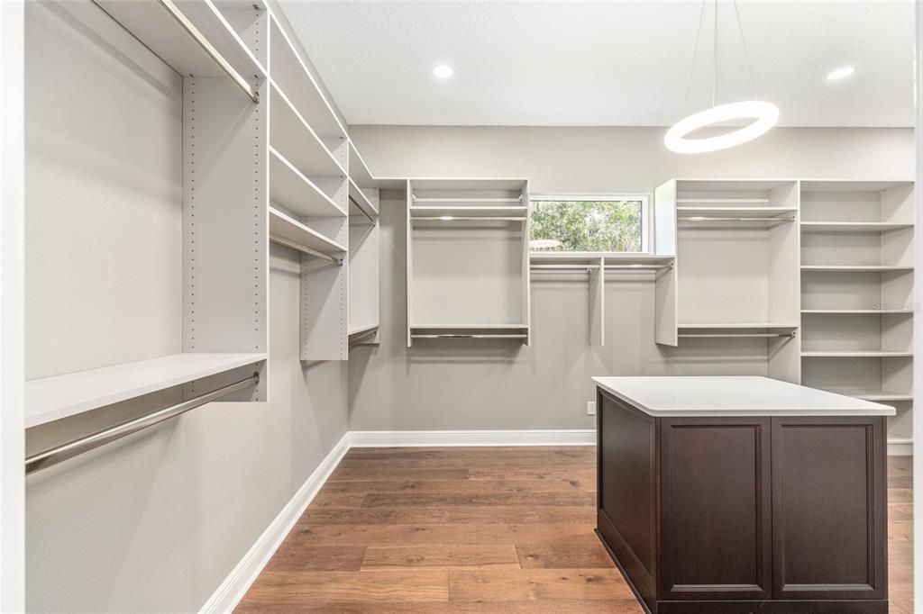 For Sale: $2,750,000 (4 beds, 4 baths, 4752 Square Feet)