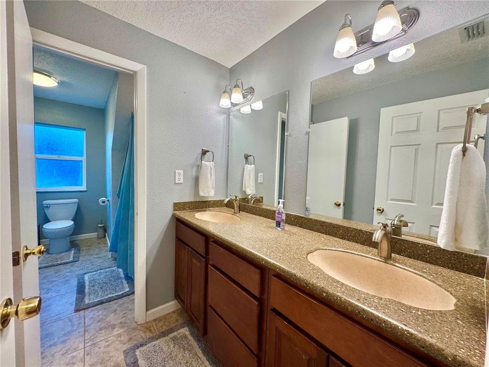 For Sale: $335,000 (3 beds, 2 baths, 1683 Square Feet)
