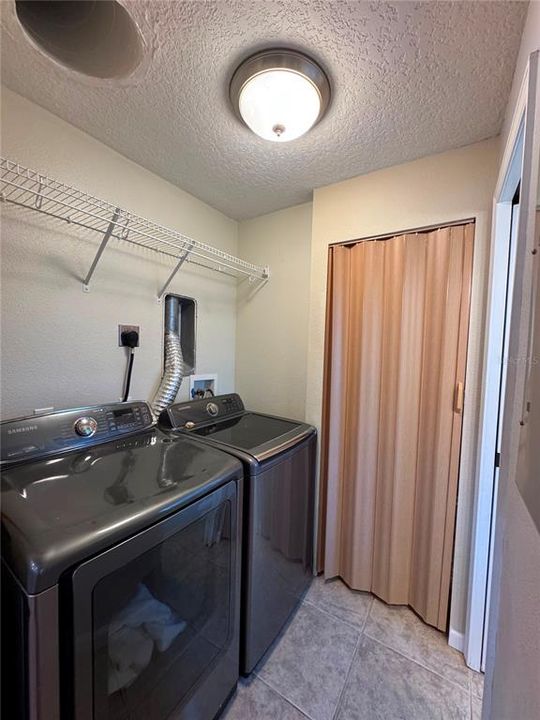 For Sale: $335,000 (3 beds, 2 baths, 1683 Square Feet)