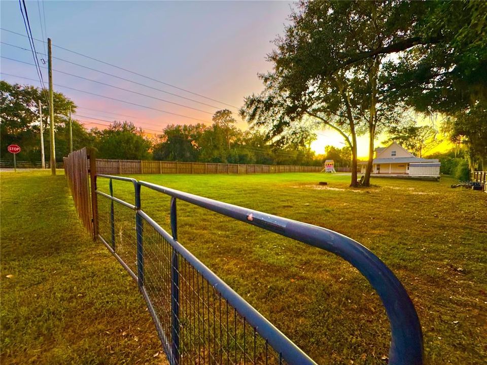 For Sale: $335,000 (3 beds, 2 baths, 1683 Square Feet)