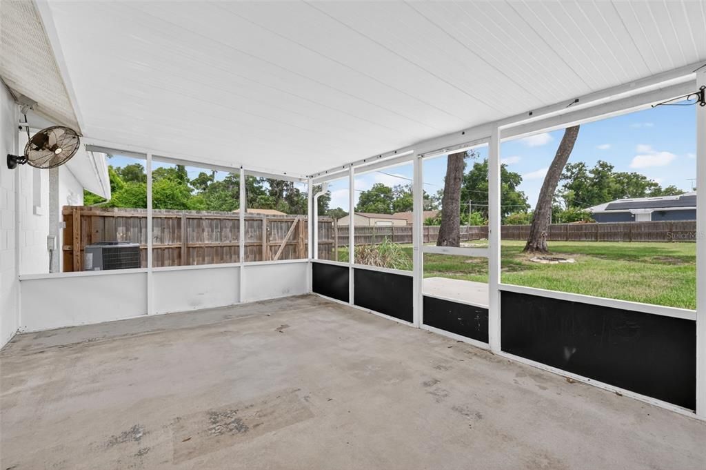 Activo con contrato: $284,000 (3 camas, 2 baños, 1404 Pies cuadrados)