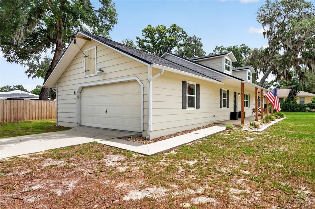 Activo con contrato: $284,000 (3 camas, 2 baños, 1404 Pies cuadrados)