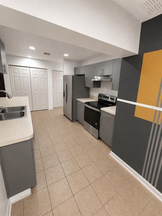 For Rent: $1,799 (3 beds, 2 baths, 1854 Square Feet)