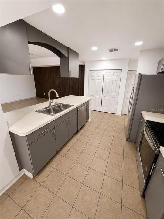 For Rent: $1,799 (3 beds, 2 baths, 1854 Square Feet)
