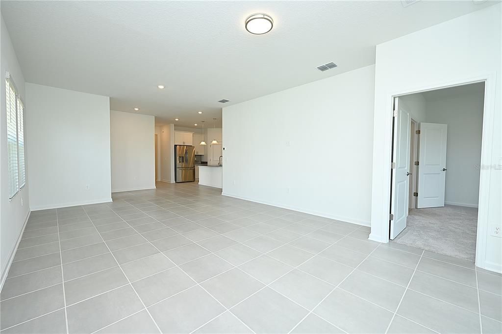 For Rent: $1,890 (3 beds, 2 baths, 1562 Square Feet)
