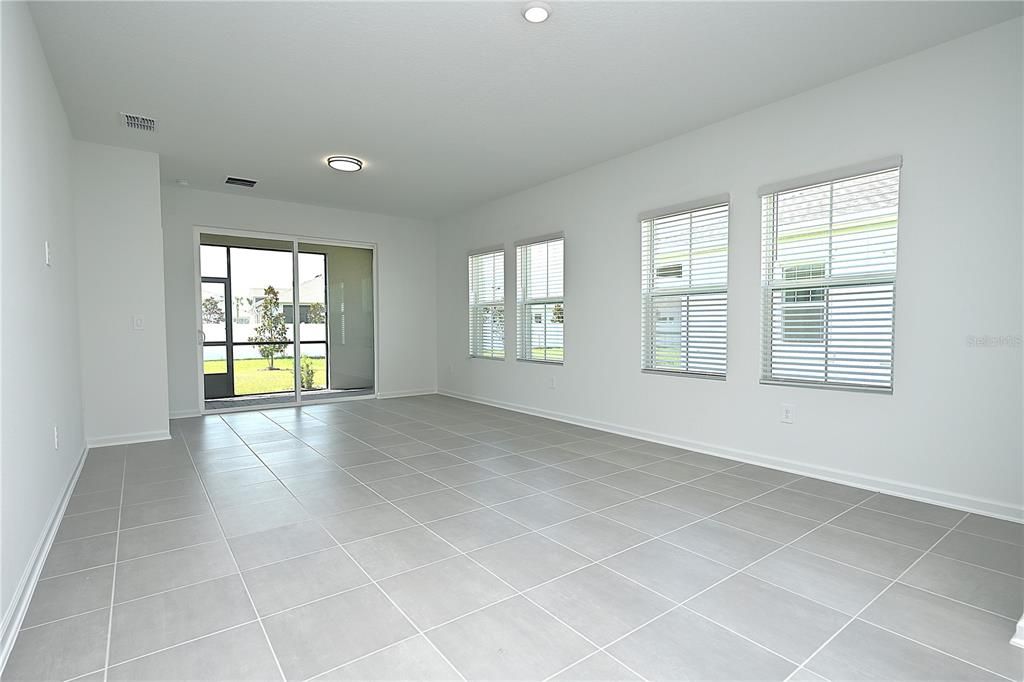For Rent: $1,890 (3 beds, 2 baths, 1562 Square Feet)