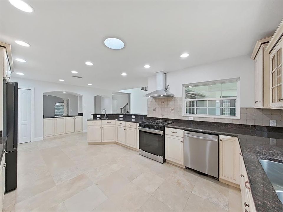For Sale: $1,095,000 (4 beds, 4 baths, 5425 Square Feet)