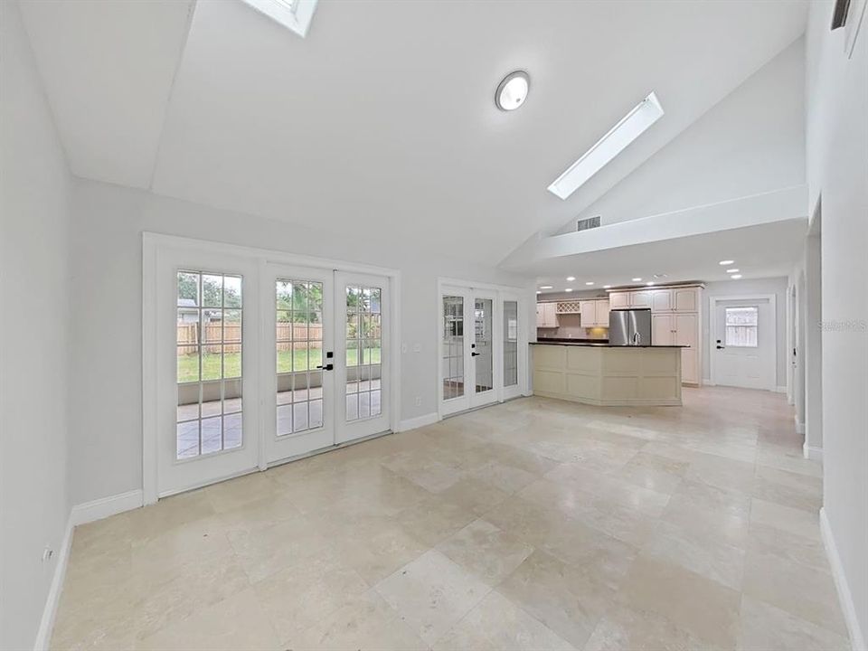 For Sale: $1,095,000 (4 beds, 4 baths, 5425 Square Feet)