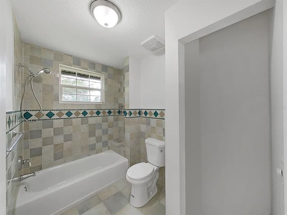 For Sale: $1,095,000 (4 beds, 4 baths, 5425 Square Feet)