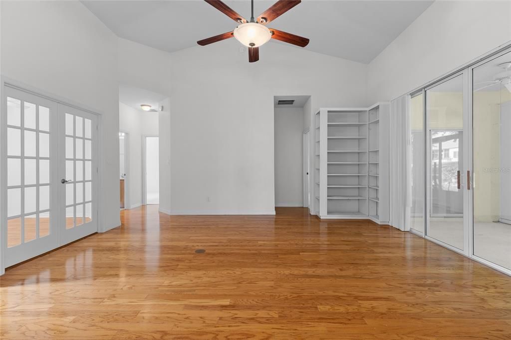 For Sale: $250,000 (2 beds, 2 baths, 1653 Square Feet)