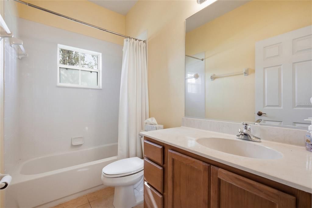 For Sale: $250,000 (2 beds, 2 baths, 1653 Square Feet)