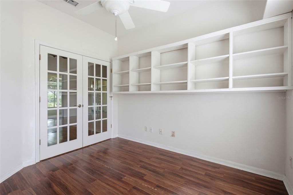 For Sale: $250,000 (2 beds, 2 baths, 1653 Square Feet)