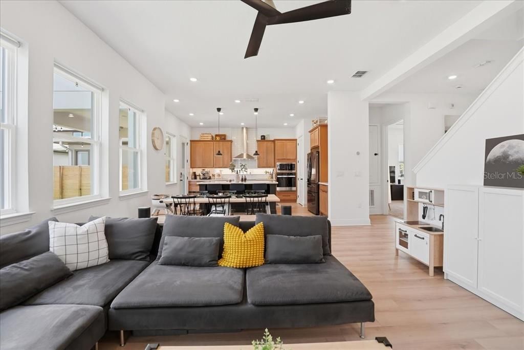 En Venta: $874,990 (5 camas, 4 baños, 3219 Pies cuadrados)