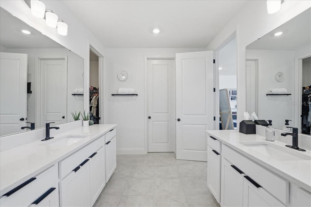 En Venta: $874,990 (5 camas, 4 baños, 3219 Pies cuadrados)