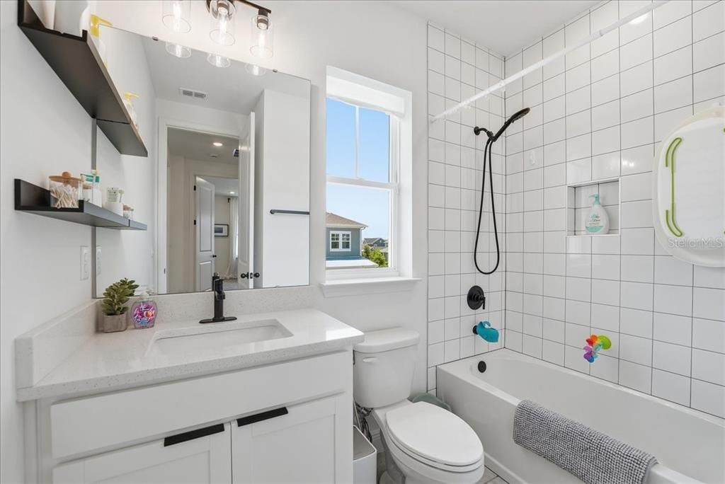 En Venta: $874,990 (5 camas, 4 baños, 3219 Pies cuadrados)