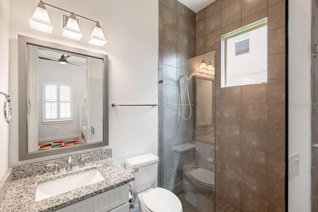 В аренду: $6,000 (5 спален, 5 ванн, 4019 Квадратных фут)