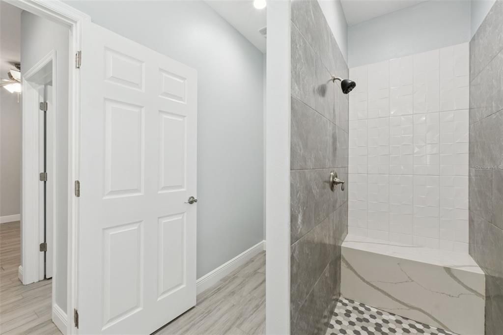 For Sale: $320,000 (3 beds, 2 baths, 1249 Square Feet)