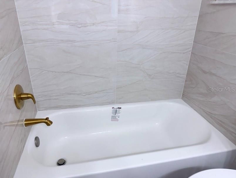 For Sale: $220,000 (2 beds, 2 baths, 1092 Square Feet)