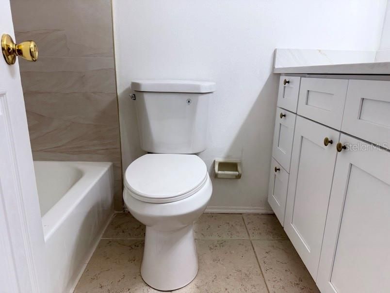 For Sale: $220,000 (2 beds, 2 baths, 1092 Square Feet)