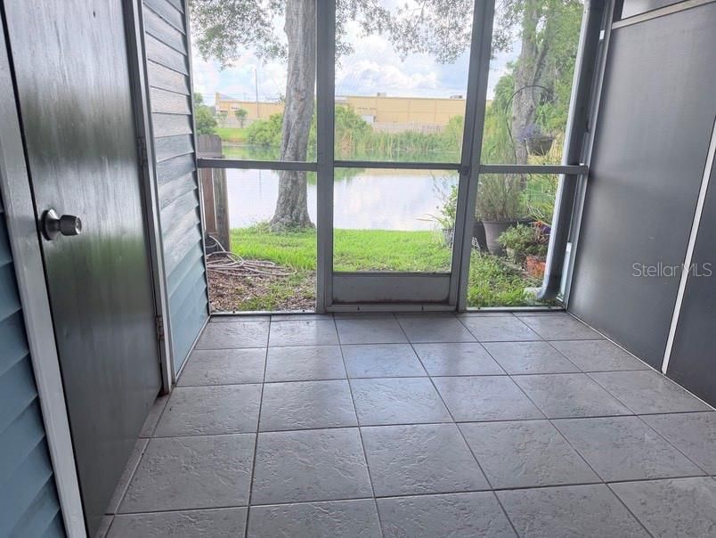 For Sale: $220,000 (2 beds, 2 baths, 1092 Square Feet)