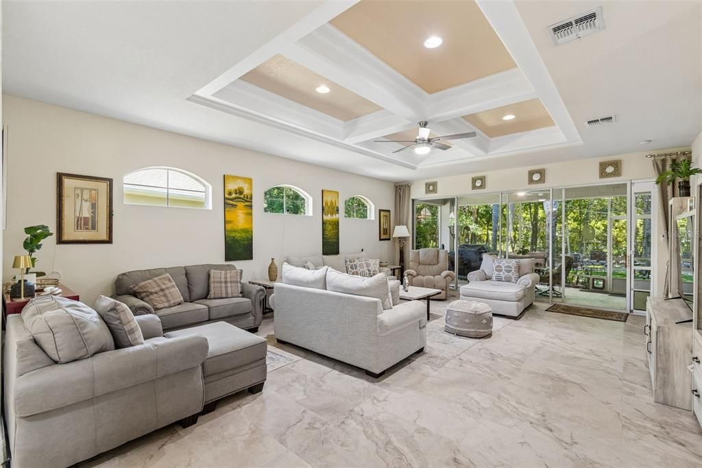 For Sale: $315,000 (3 beds, 2 baths, 1984 Square Feet)