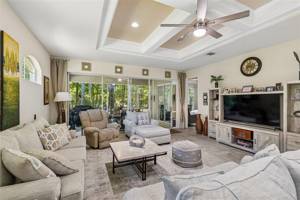 For Sale: $315,000 (3 beds, 2 baths, 1984 Square Feet)
