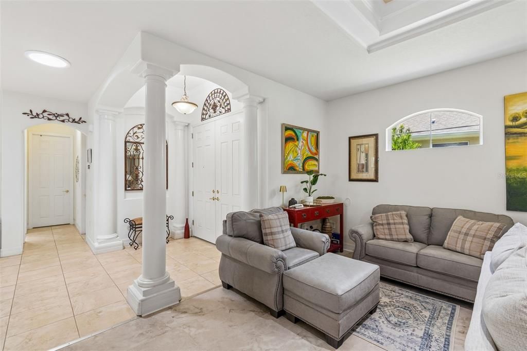 For Sale: $315,000 (3 beds, 2 baths, 1984 Square Feet)