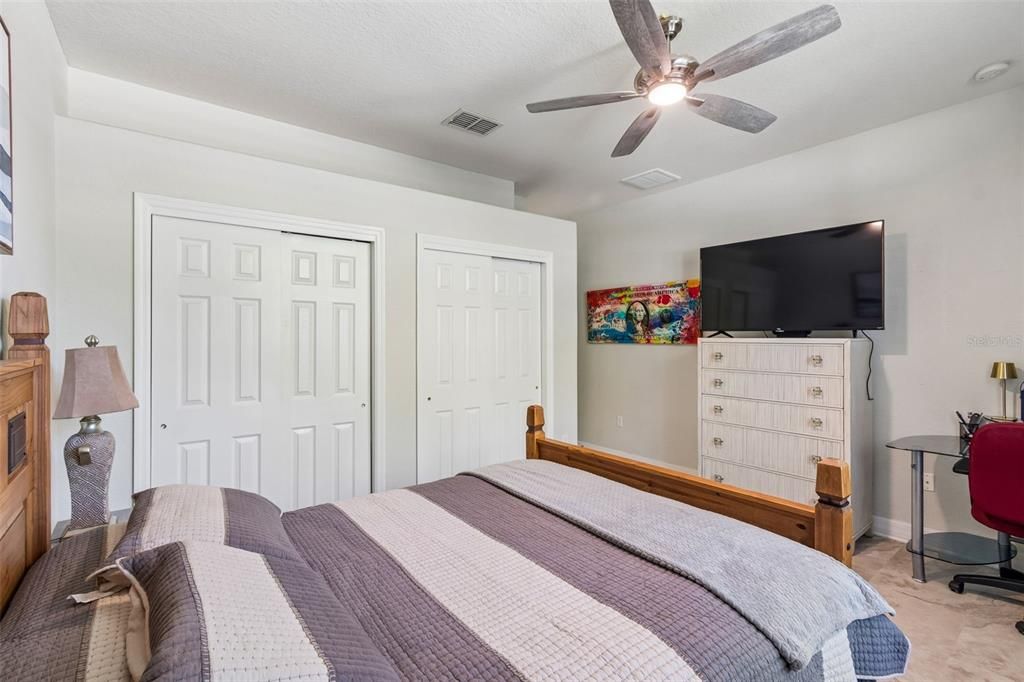 For Sale: $315,000 (3 beds, 2 baths, 1984 Square Feet)