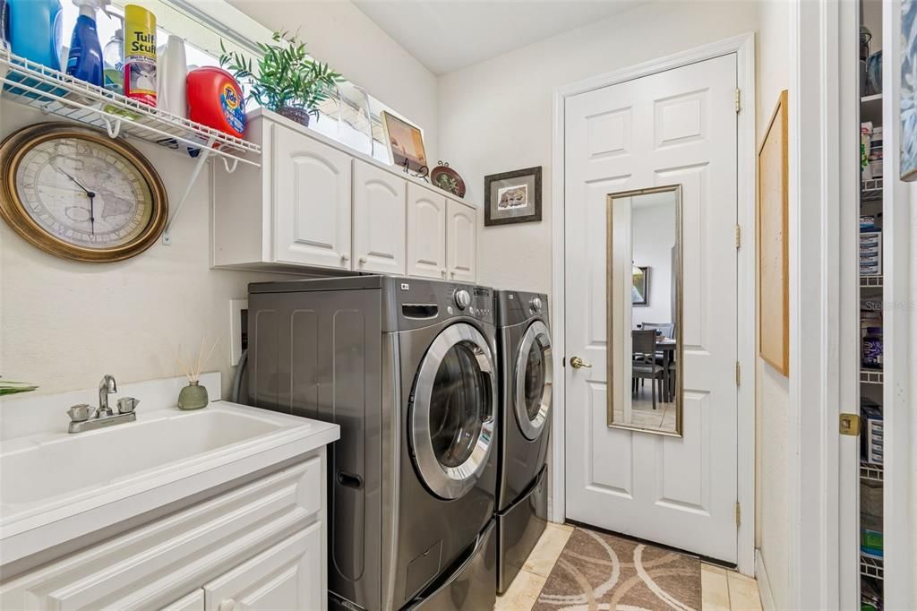 For Sale: $315,000 (3 beds, 2 baths, 1984 Square Feet)