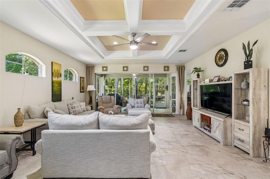 For Sale: $315,000 (3 beds, 2 baths, 1984 Square Feet)