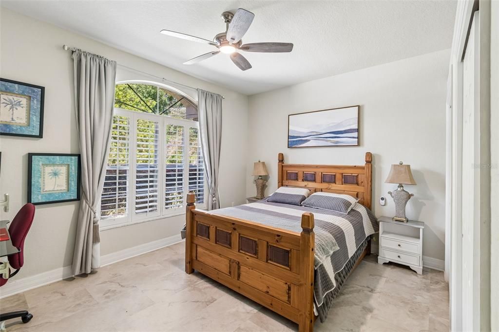 For Sale: $315,000 (3 beds, 2 baths, 1984 Square Feet)