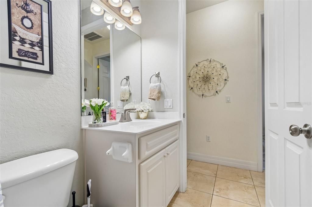 For Sale: $315,000 (3 beds, 2 baths, 1984 Square Feet)