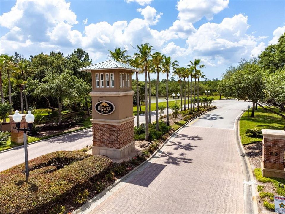 For Sale: $315,000 (3 beds, 2 baths, 1984 Square Feet)