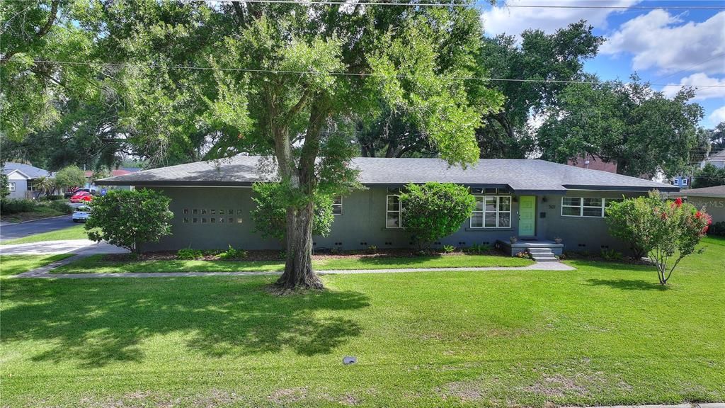 For Sale: $427,000 (3 beds, 2 baths, 1515 Square Feet)