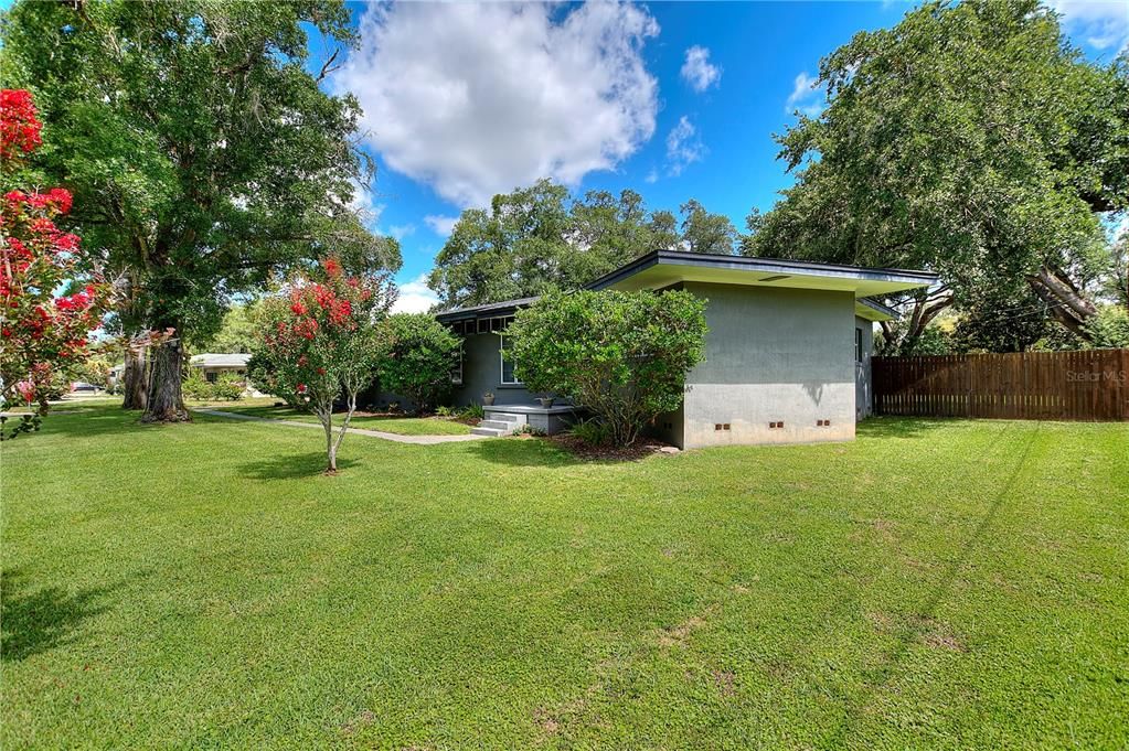 For Sale: $427,000 (3 beds, 2 baths, 1515 Square Feet)