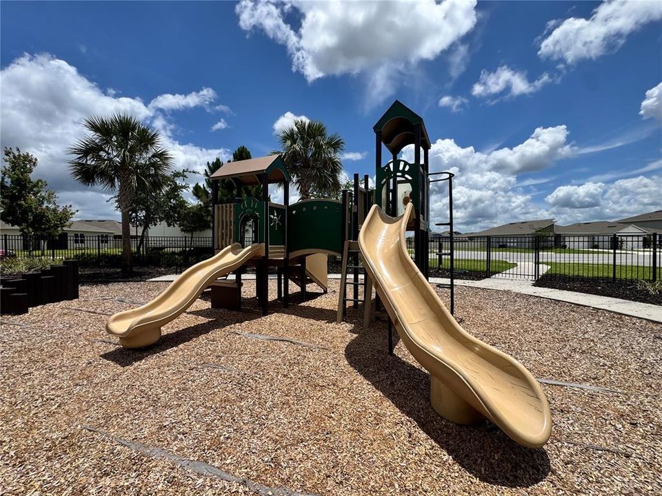 For Sale: $410,000 (4 beds, 2 baths, 1846 Square Feet)